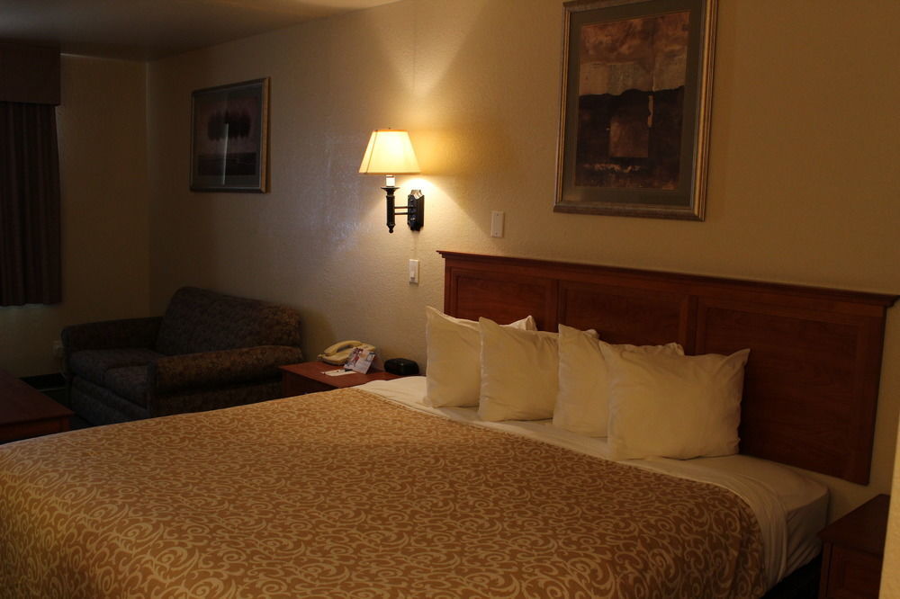 Quality Inn Алпайн Екстер'єр фото